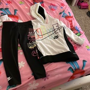 A Girls Size Small Nike Outfit.